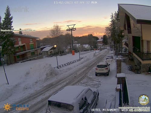 Gambarie: Neve abbondante e strade ghiacciate nel Comune di Santo Stefano d'Aspromonte