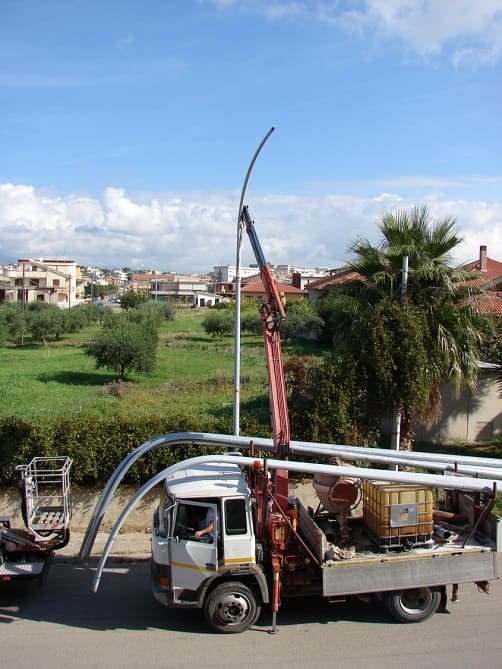 Villa San Giovanni: Sostituzione pali illuminazione pubblica. 