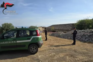 Discarica abusiva sequestrata nel cosentino, denunciato sindaco Francavilla Marittima