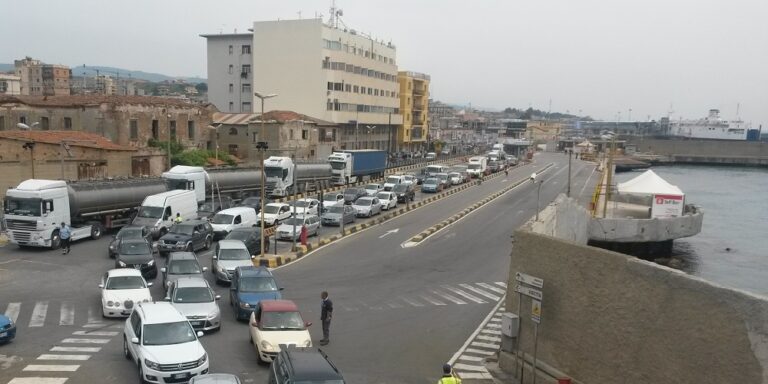 Traffico auto villa san giovanni